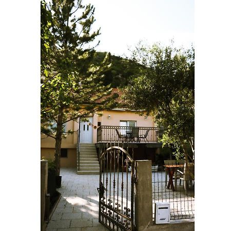 House Natural Читлук Экстерьер фото
