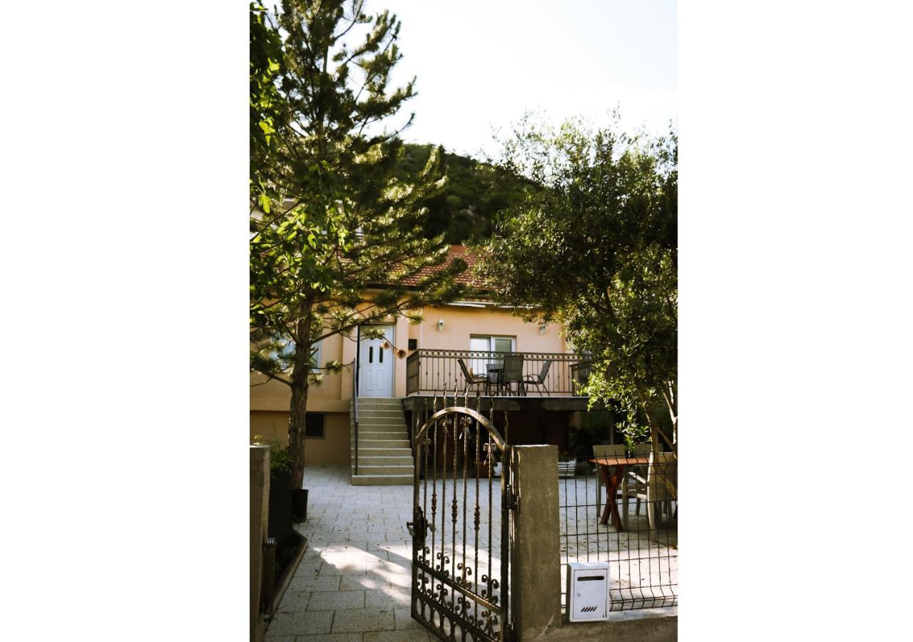 House Natural Читлук Экстерьер фото